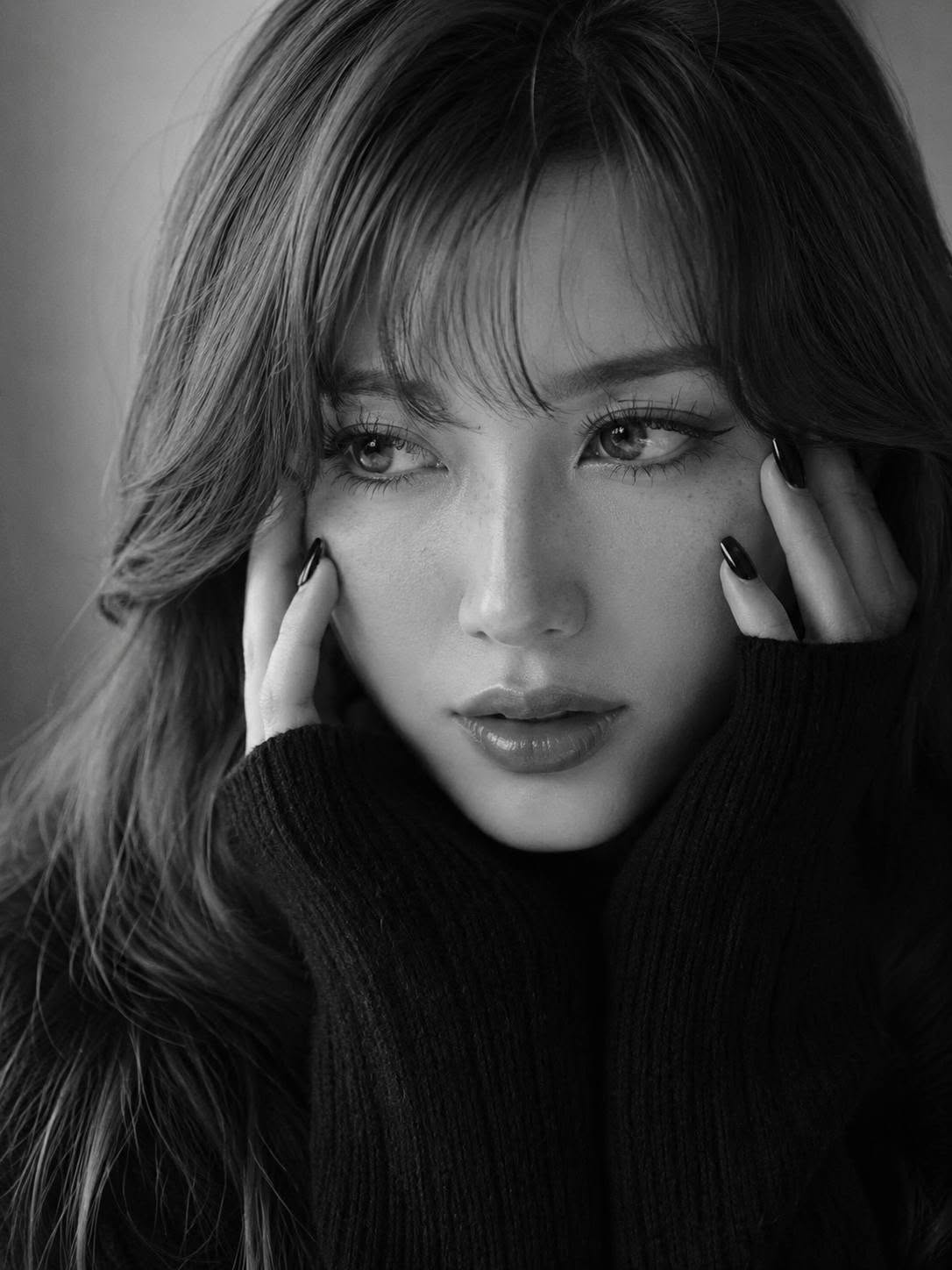 Ultra-realistic black-and-white close-up beauty portrait of a young woman with l — Google Gemini AI Prompt