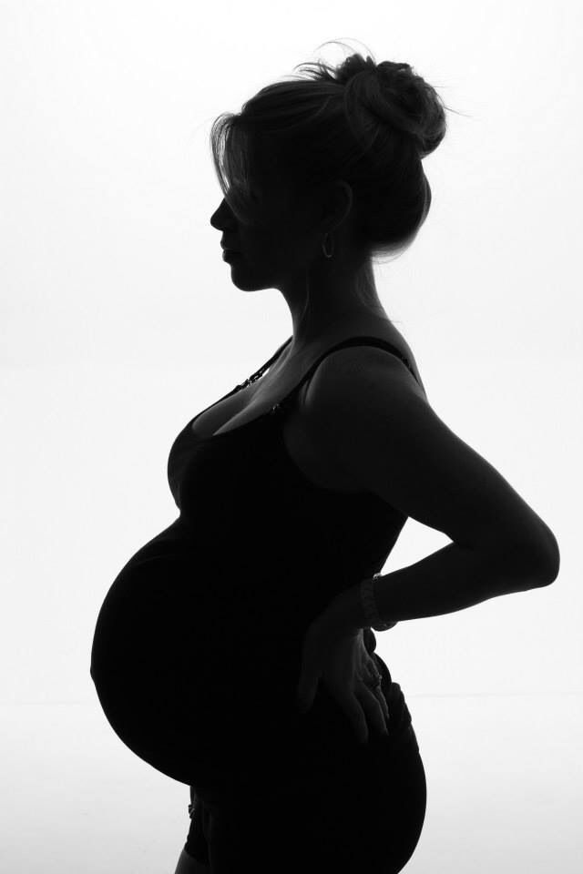 Use body shape from IMAGE_1 exactly same pregnancy silhouette, do not take face  — Google Gemini AI Image Prompt