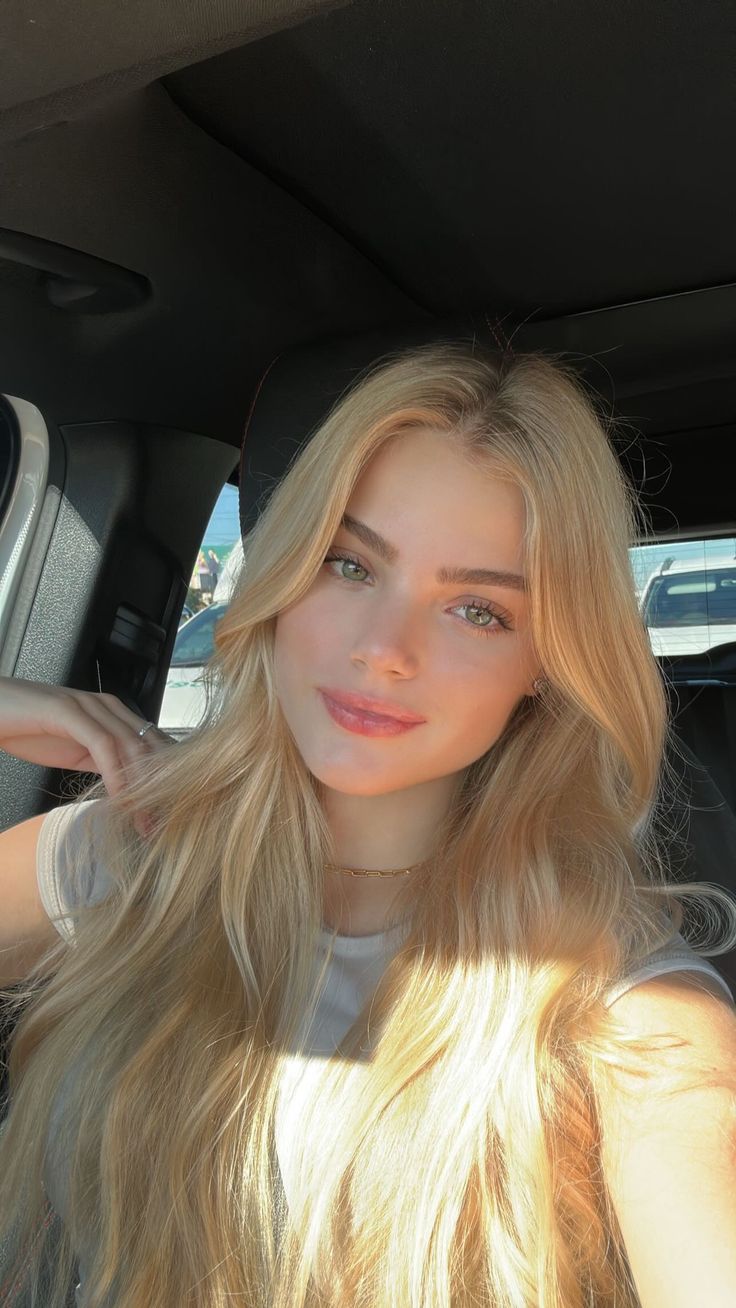 Create a highly photorealistic natural selfie-style portrait of a young adult wo — DALL-E AI Prompt