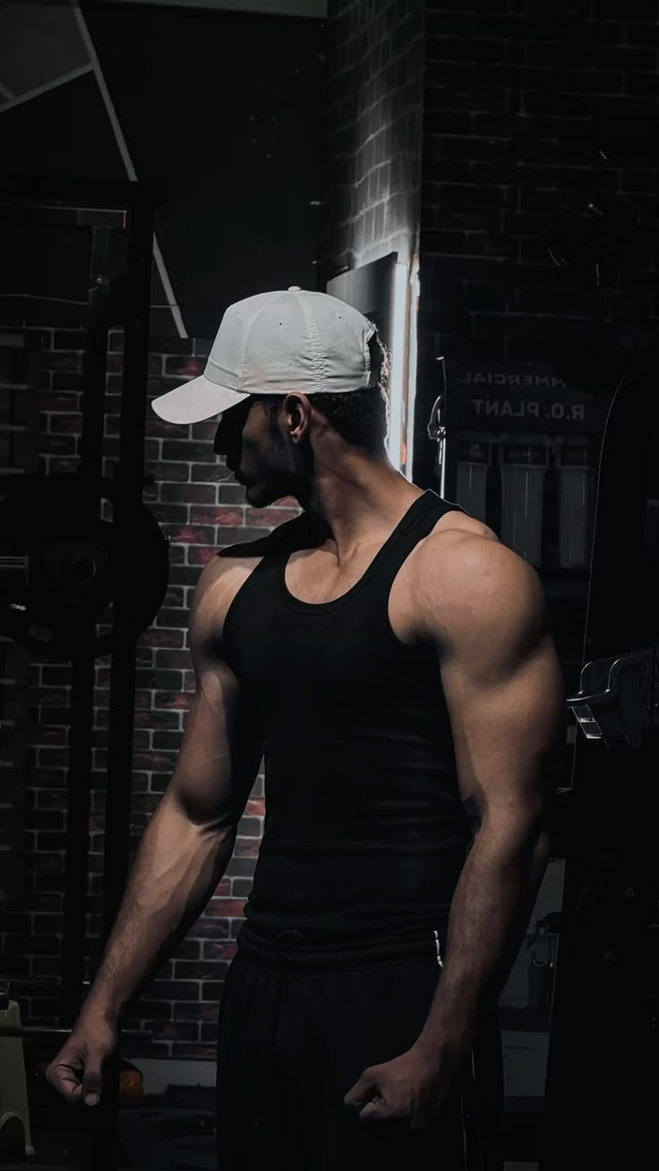 ultra photorealistic cinematic dark moody gym side profile portrait of a young m — Google Gemini AI Image Prompt